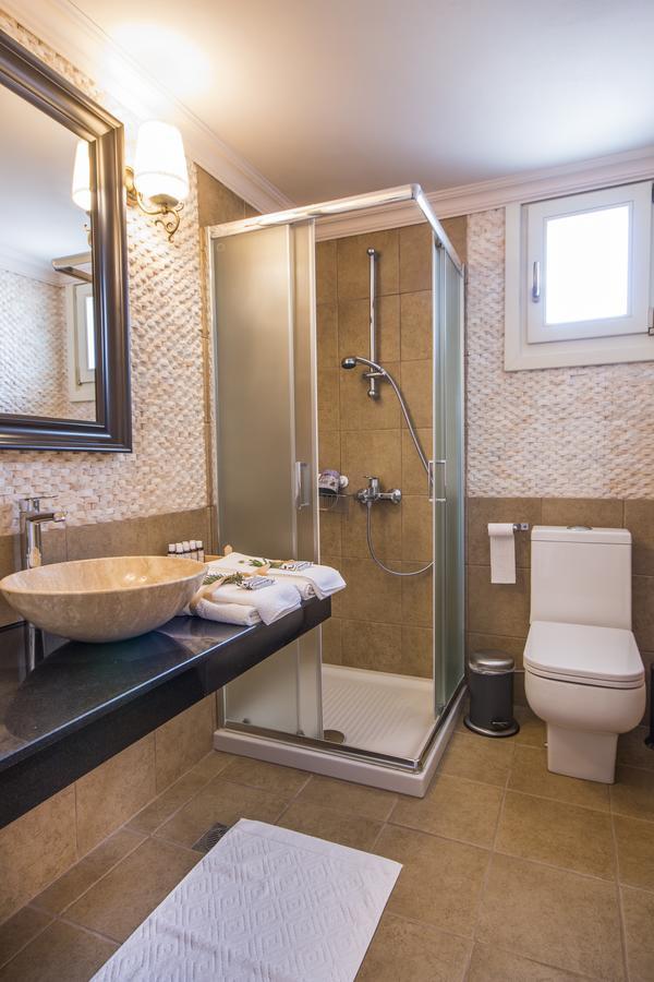 Symi Nautilus Luxury Suites Экстерьер фото